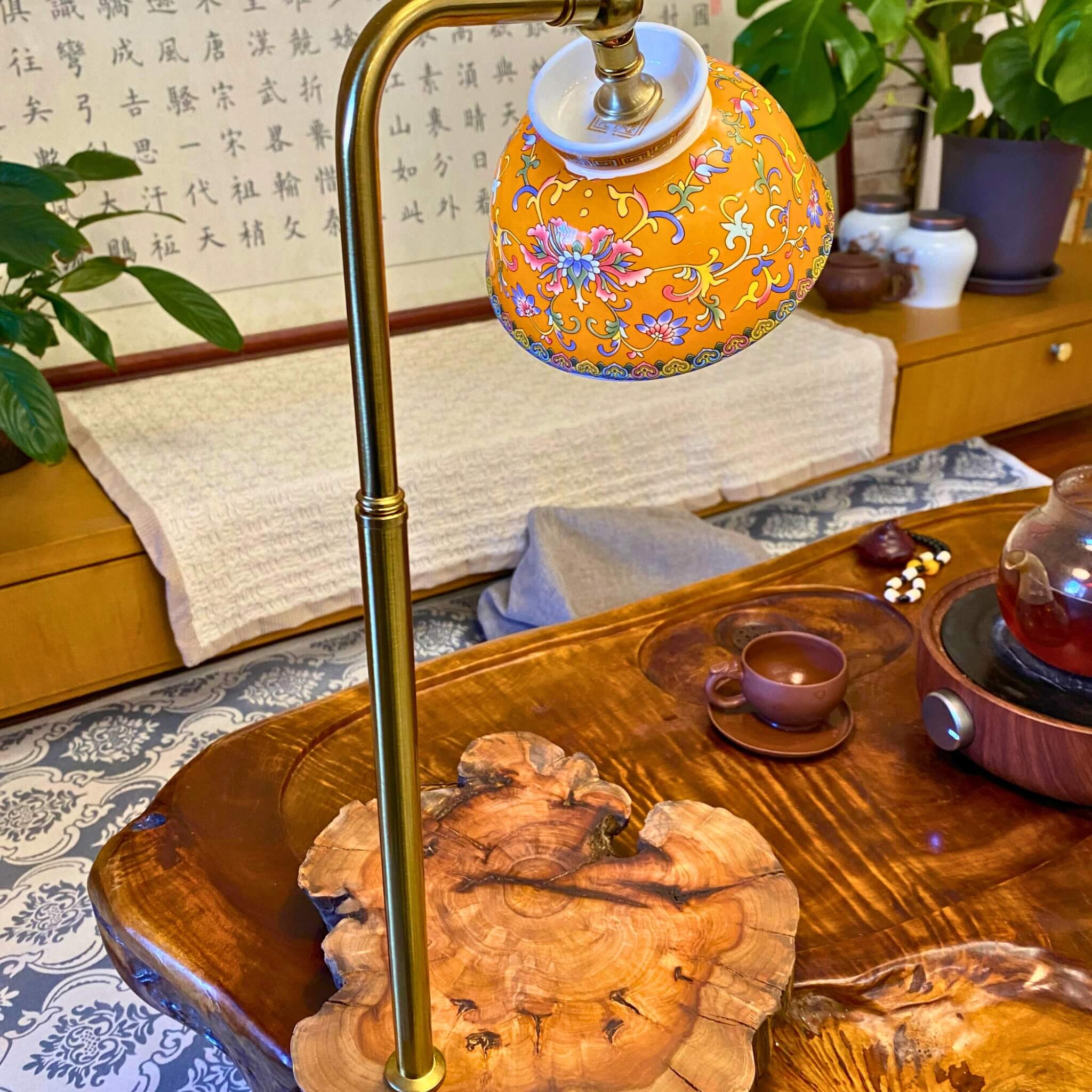 blue and white porcelain lamp、zen table lamp、tea ceremony lamp
Chinese porcelain light、meditation lamp、ceramic table light、oriental home decor、gift for tea lover